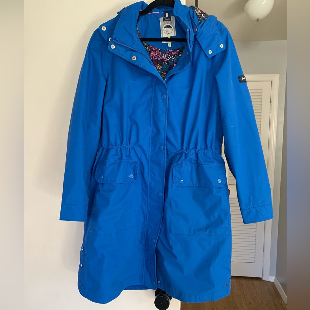 Joules Raincoat with floral lining- size 12
Womens